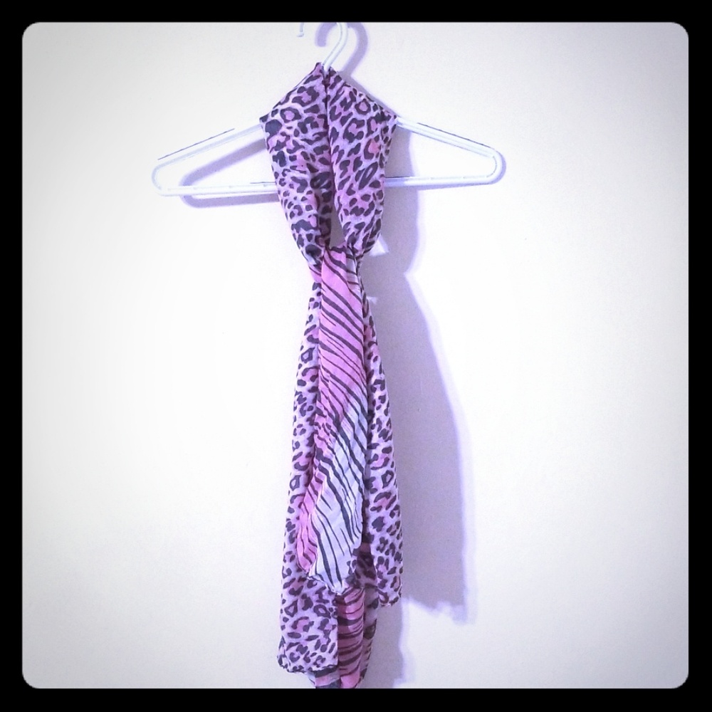 Cute scarf!